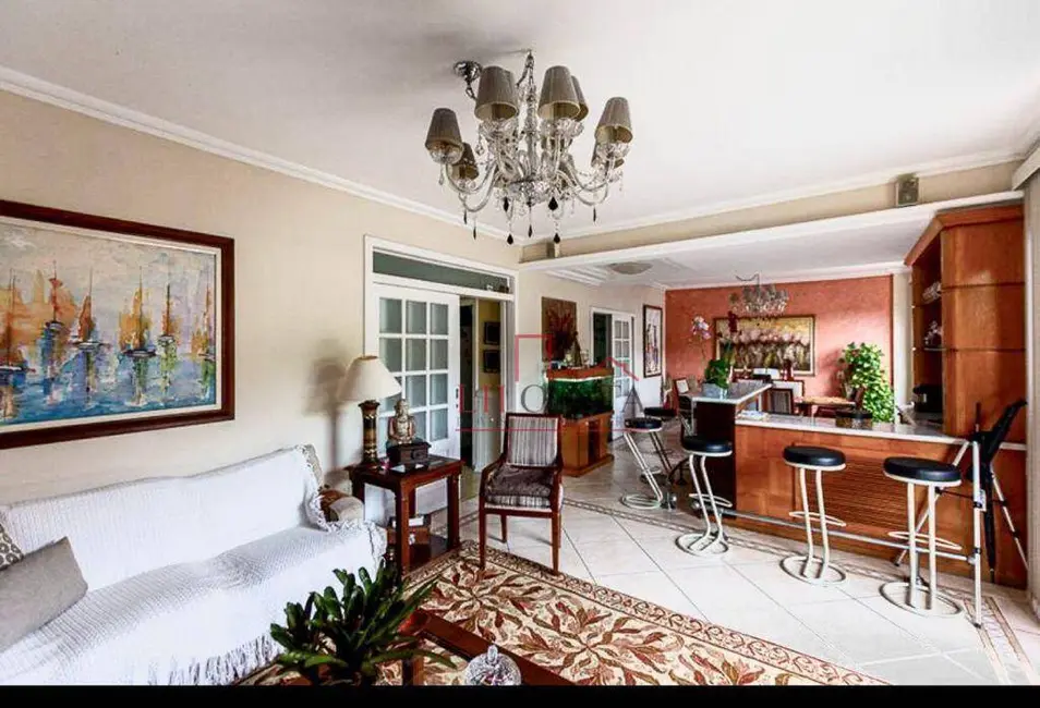 Casa com 4 quartos à venda e para alugar, 600m2 em São Francisco, Niteroi - RJ - imagem 4 Foto 4 de Casa com 4 quartos à venda e para alugar, 600m2 em São Francisco, Niteroi - RJ