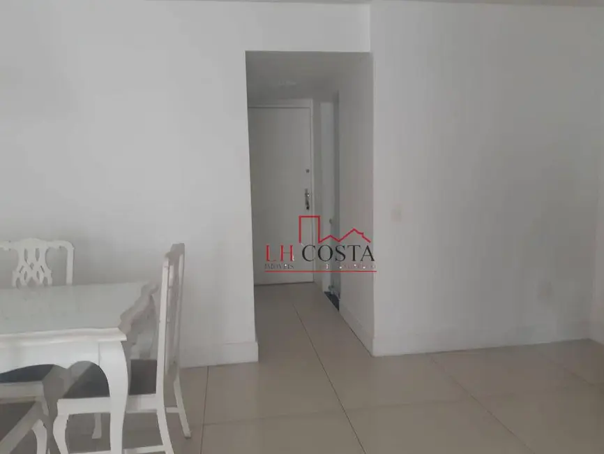 Apartamento com 4 quartos para alugar, 120m2 em Ingá, Niteroi - RJ - imagem 8 Foto 8 de Apartamento com 4 quartos para alugar, 120m2 em Ingá, Niteroi - RJ