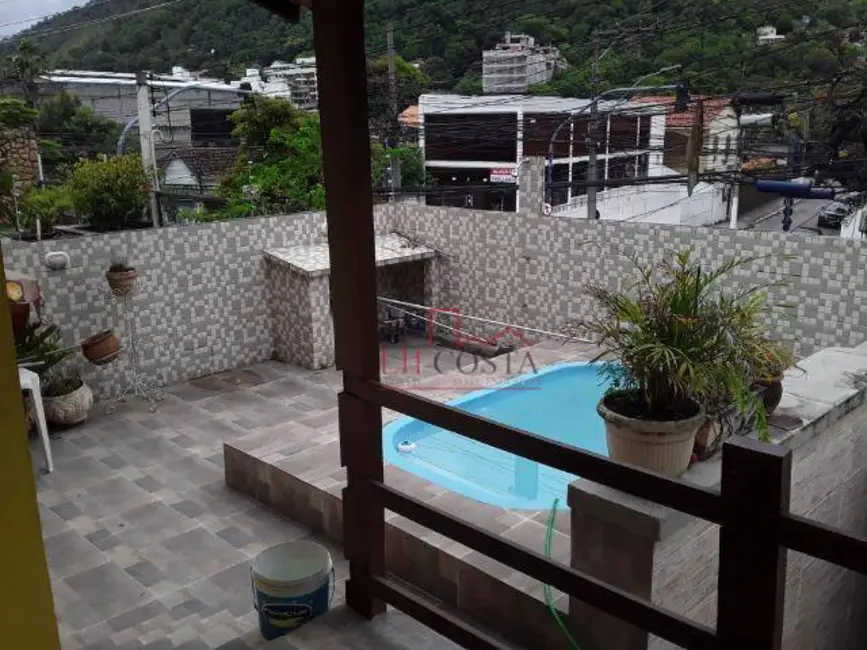 Foto 1 de Casa com 3 quartos à venda, 220m2 em São Francisco, Niteroi - RJ