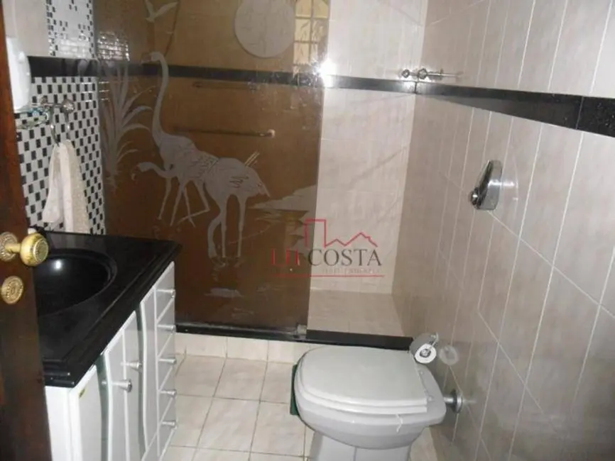 Casa com 8 quartos à venda e para alugar, 1000m2 em Itaipu, Niteroi - RJ - imagem 8 Foto 8 de Casa com 8 quartos à venda e para alugar, 1000m2 em Itaipu, Niteroi - RJ