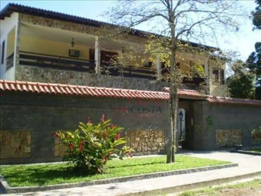 Foto 1 de Casa com 8 quartos à venda e para alugar, 1000m2 em Itaipu, Niteroi - RJ