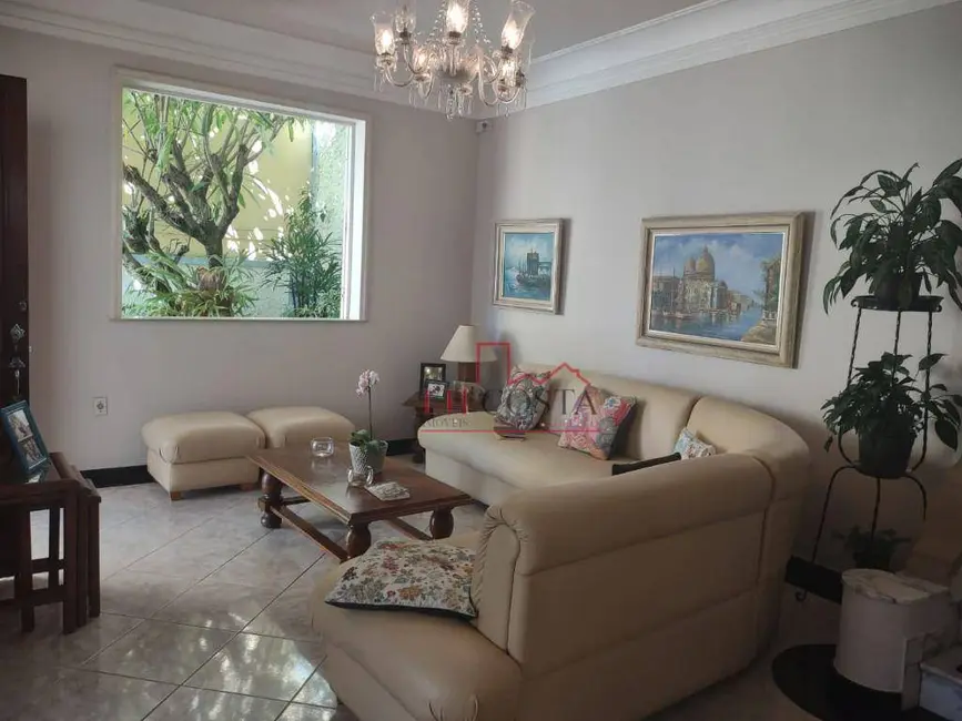 Casa com 4 quartos à venda, 814m2 em Santa Rosa, Niteroi - RJ - imagem 4 Foto 4 de Casa com 4 quartos à venda, 814m2 em Santa Rosa, Niteroi - RJ