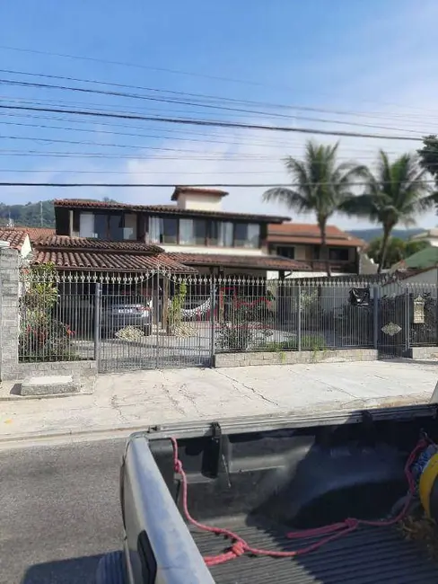 Foto 7 de Casa com 6 quartos à venda, 360m2 em Piratininga, Niteroi - RJ