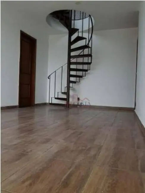 Cobertura com 2 quartos à venda, 110m2 em Centro, Niteroi - RJ - imagem 4 Foto 4 de Cobertura com 2 quartos à venda, 110m2 em Centro, Niteroi - RJ