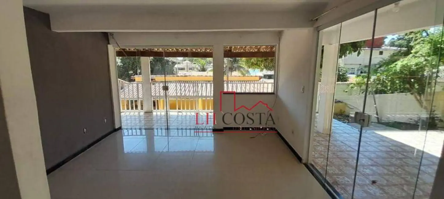 Foto 3 de Casa com 6 quartos à venda, 580m2 em Araçatiba, Marica - RJ