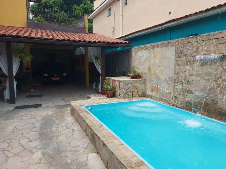 Casa com 3 quartos à venda, 300m2 em Porto Novo, Sao Goncalo - RJ - imagem 1 Foto 1 de Casa com 3 quartos à venda, 300m2 em Porto Novo, Sao Goncalo - RJ