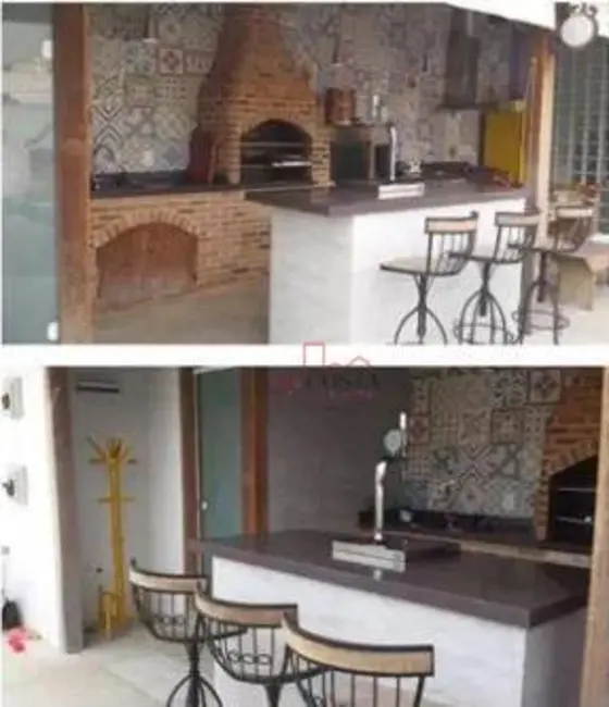 Casa com 4 quartos à venda, 360m2 em Piratininga, Niteroi - RJ - imagem 4 Foto 4 de Casa com 4 quartos à venda, 360m2 em Piratininga, Niteroi - RJ