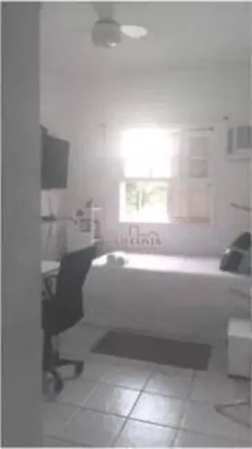 Casa com 4 quartos à venda, 360m2 em Piratininga, Niteroi - RJ - imagem 3 Foto 3 de Casa com 4 quartos à venda, 360m2 em Piratininga, Niteroi - RJ