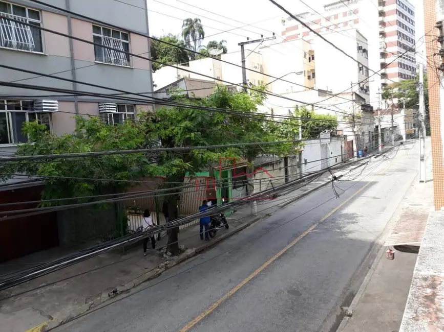 Casa com 2 quartos à venda, 130m2 em São Domingos, Niteroi - RJ - imagem 3 Foto 3 de Casa com 2 quartos à venda, 130m2 em São Domingos, Niteroi - RJ