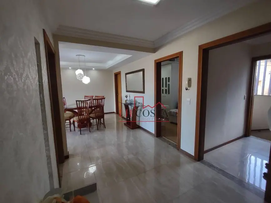 Casa com 3 quartos à venda, 220m2 em Niteroi - RJ - imagem 6 Foto 6 de Casa com 3 quartos à venda, 220m2 em Niteroi - RJ