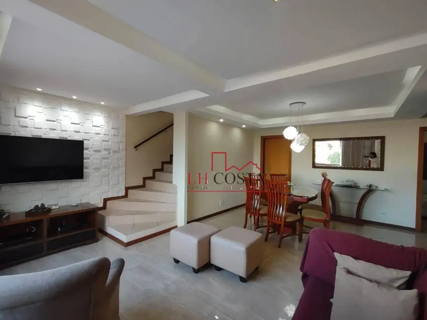Foto 1 de Casa com 3 quartos à venda, 220m2 em Niteroi - RJ