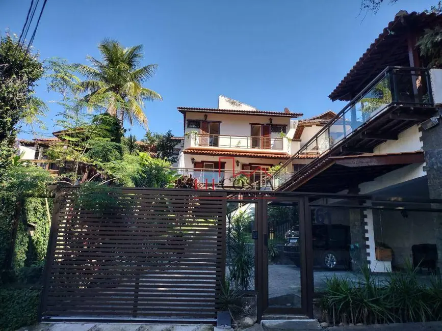 Casa com 4 quartos à venda, 400m2 em São Francisco, Niteroi - RJ - imagem 2 Foto 2 de Casa com 4 quartos à venda, 400m2 em São Francisco, Niteroi - RJ