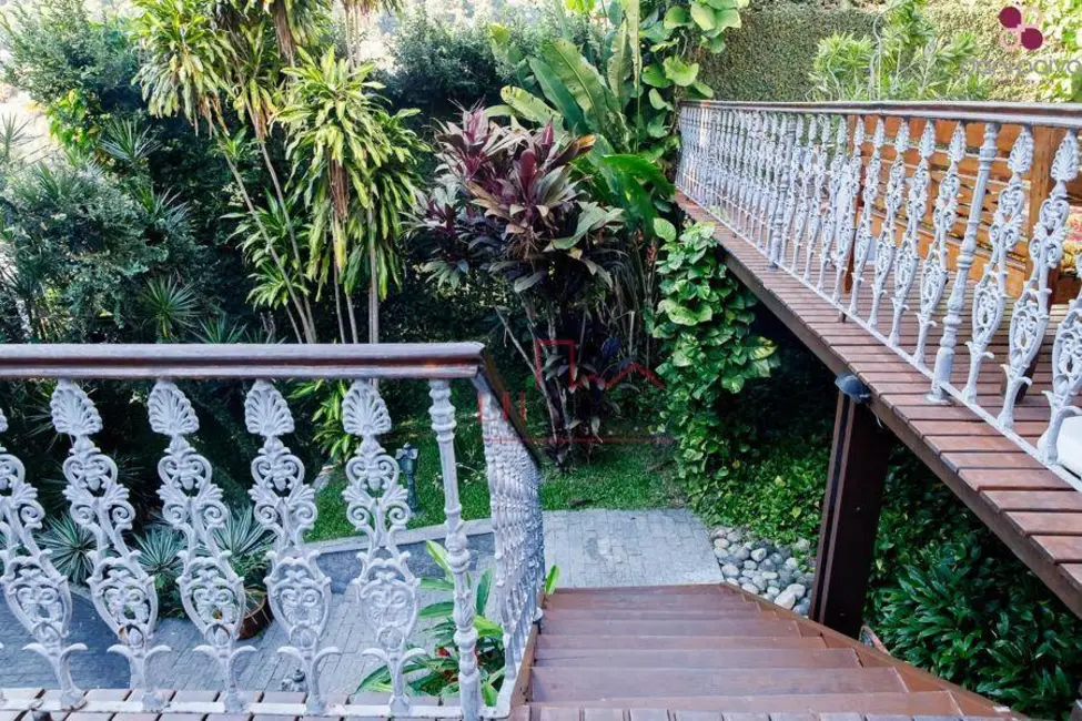 Casa com 4 quartos à venda, 400m2 em São Francisco, Niteroi - RJ - imagem 3 Foto 3 de Casa com 4 quartos à venda, 400m2 em São Francisco, Niteroi - RJ