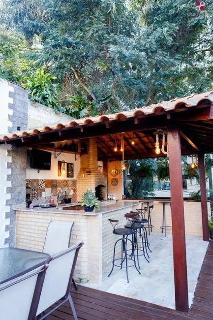 Casa com 4 quartos à venda, 400m2 em São Francisco, Niteroi - RJ - imagem 5 Foto 5 de Casa com 4 quartos à venda, 400m2 em São Francisco, Niteroi - RJ
