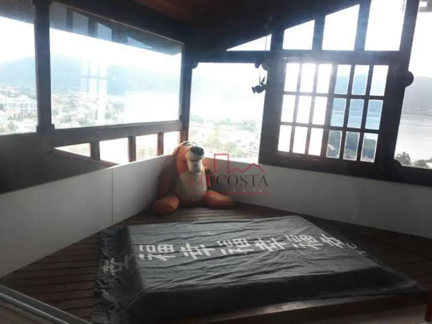 Foto 6 de Casa com 3 quartos à venda, 280m2 em Piratininga, Niteroi - RJ