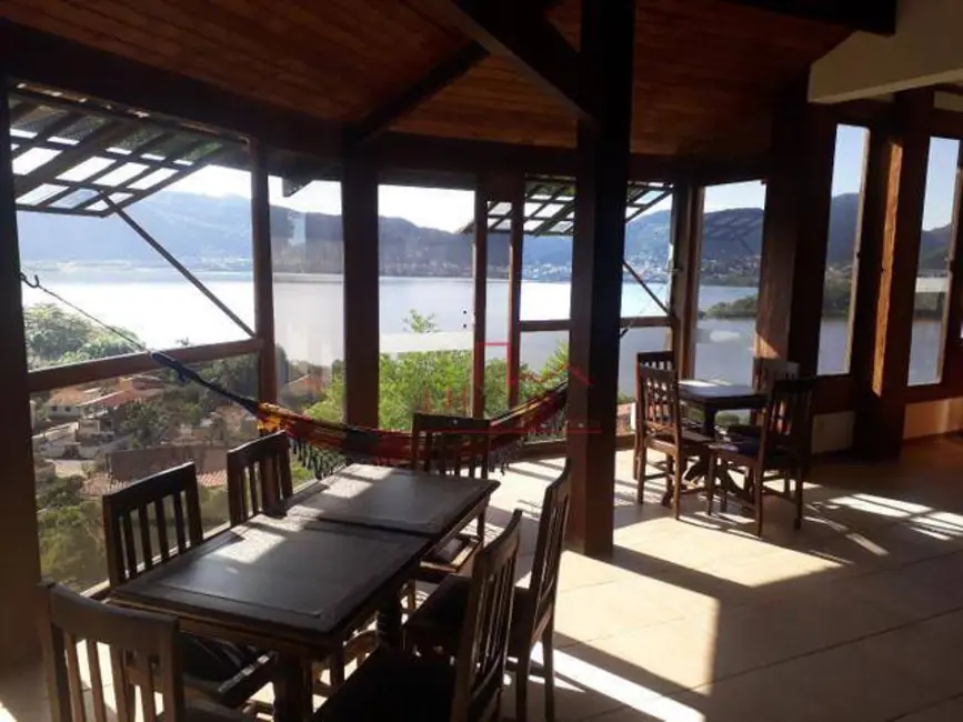 Foto 1 de Casa com 3 quartos à venda, 280m2 em Piratininga, Niteroi - RJ