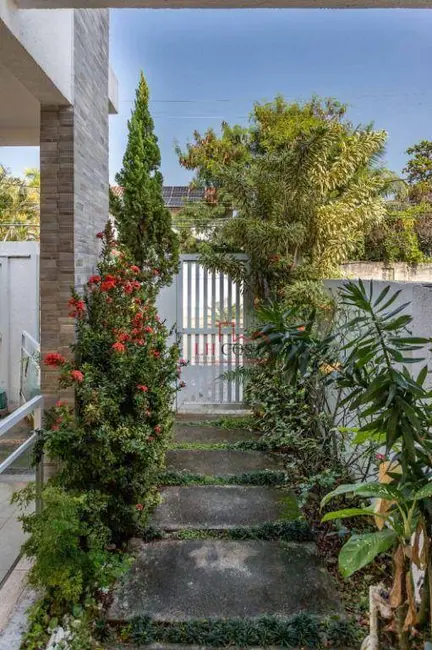 Casa de Condomínio com 3 quartos à venda, 240m2 em Itaipu, Niteroi - RJ - imagem 3 Foto 3 de Casa de Condomínio com 3 quartos à venda, 240m2 em Itaipu, Niteroi - RJ