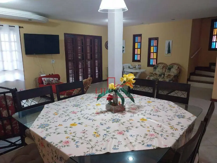 Foto 8 de Casa com 3 quartos à venda, 360m2 em Marica - RJ