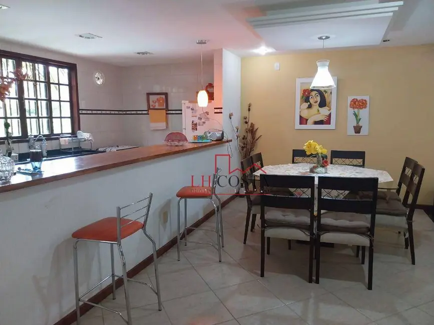 Foto 7 de Casa com 3 quartos à venda, 360m2 em Marica - RJ