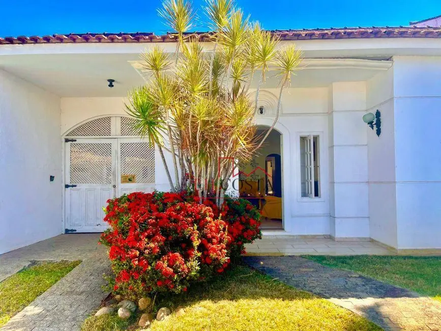 Foto 2 de Casa com 6 quartos à venda, 700m2 em Marazul, Niteroi - RJ