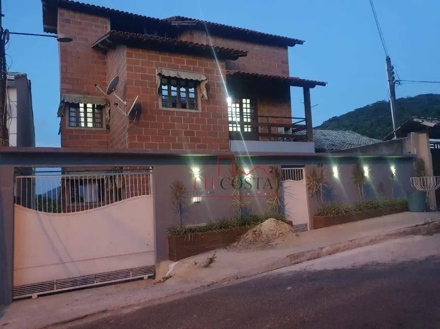 Foto 2 de Casa de Condomínio com 5 quartos à venda, 360m2 em Itaipu, Niteroi - RJ