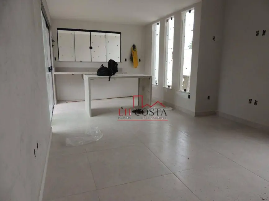 Foto 8 de Casa com 3 quartos à venda, 360m2 em Praia de Itaipuaçu (Itaipuaçu), Marica - RJ