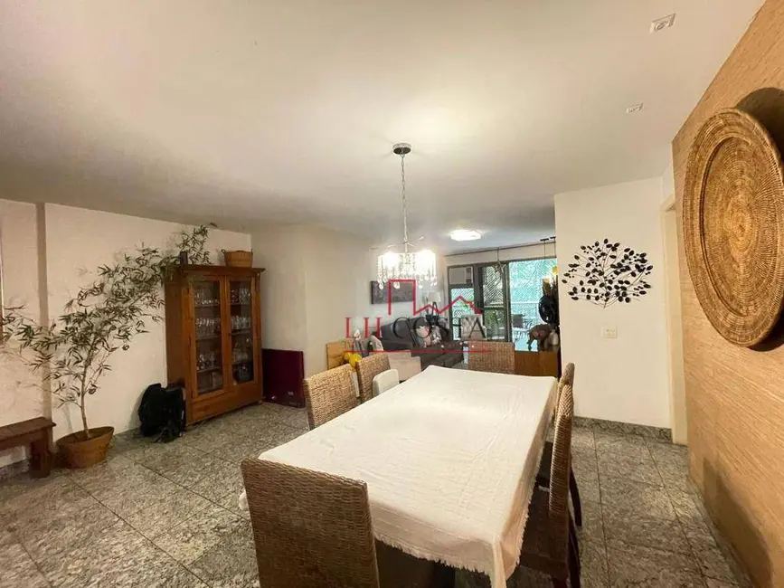 Apartamento com 4 quartos à venda, 143m2 em Icaraí, Niteroi - RJ - imagem 7 Foto 7 de Apartamento com 4 quartos à venda, 143m2 em Icaraí, Niteroi - RJ