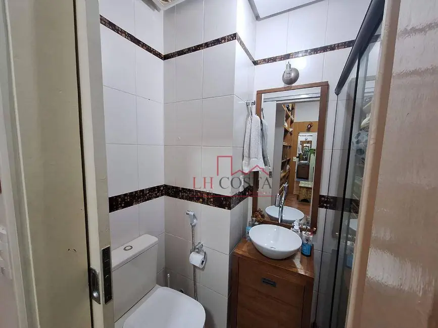 Apartamento com 2 quartos à venda, 72m2 em Icaraí, Niteroi - RJ - imagem 6 Foto 6 de Apartamento com 2 quartos à venda, 72m2 em Icaraí, Niteroi - RJ