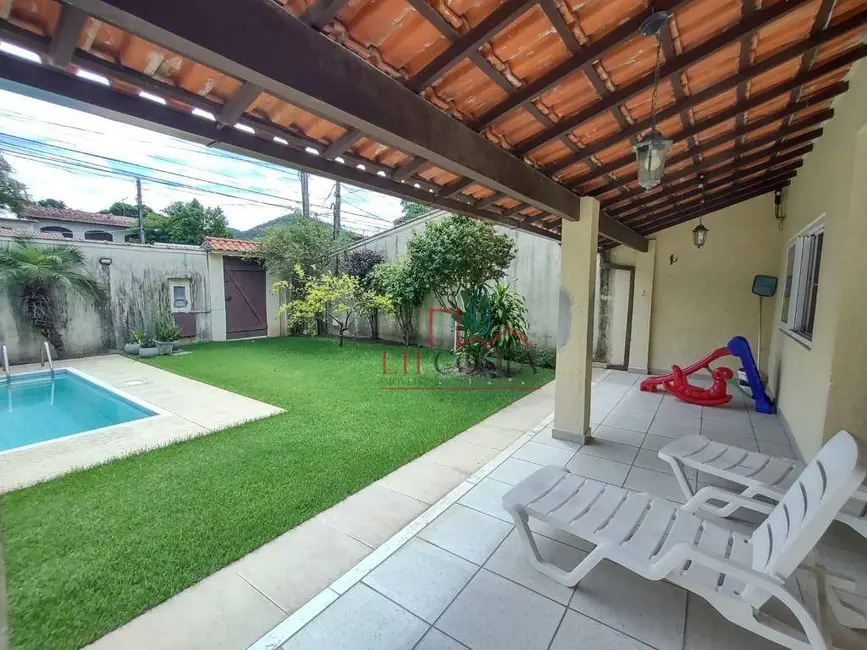 Casa com 6 quartos à venda, 360m2 em Piratininga, Niteroi - RJ - imagem 4 Foto 4 de Casa com 6 quartos à venda, 360m2 em Piratininga, Niteroi - RJ