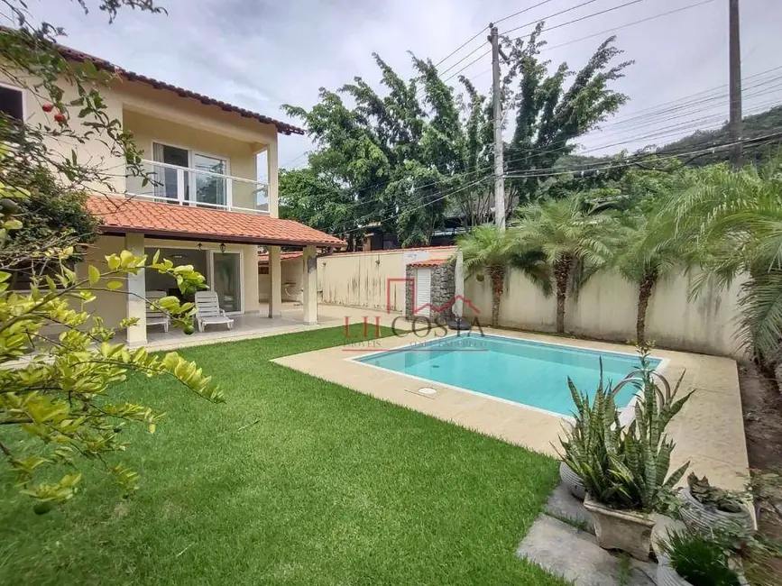 Casa com 6 quartos à venda, 360m2 em Piratininga, Niteroi - RJ - imagem 1 Foto 1 de Casa com 6 quartos à venda, 360m2 em Piratininga, Niteroi - RJ