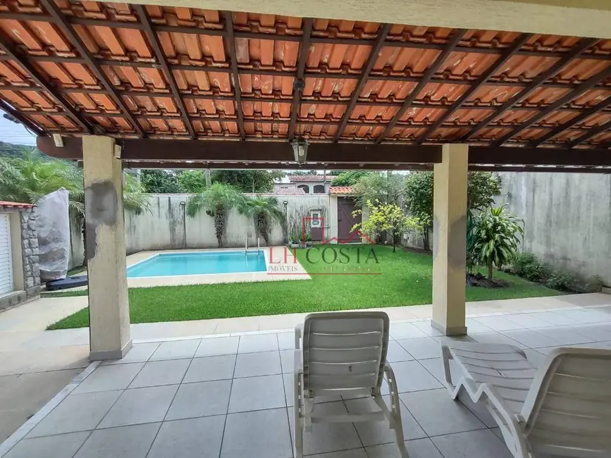 Casa com 6 quartos à venda, 360m2 em Piratininga, Niteroi - RJ - imagem 8 Foto 8 de Casa com 6 quartos à venda, 360m2 em Piratininga, Niteroi - RJ