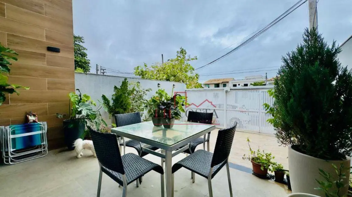 Casa com 4 quartos à venda, 180m2 em Itaipu, Niteroi - RJ - imagem 4 Foto 4 de Casa com 4 quartos à venda, 180m2 em Itaipu, Niteroi - RJ