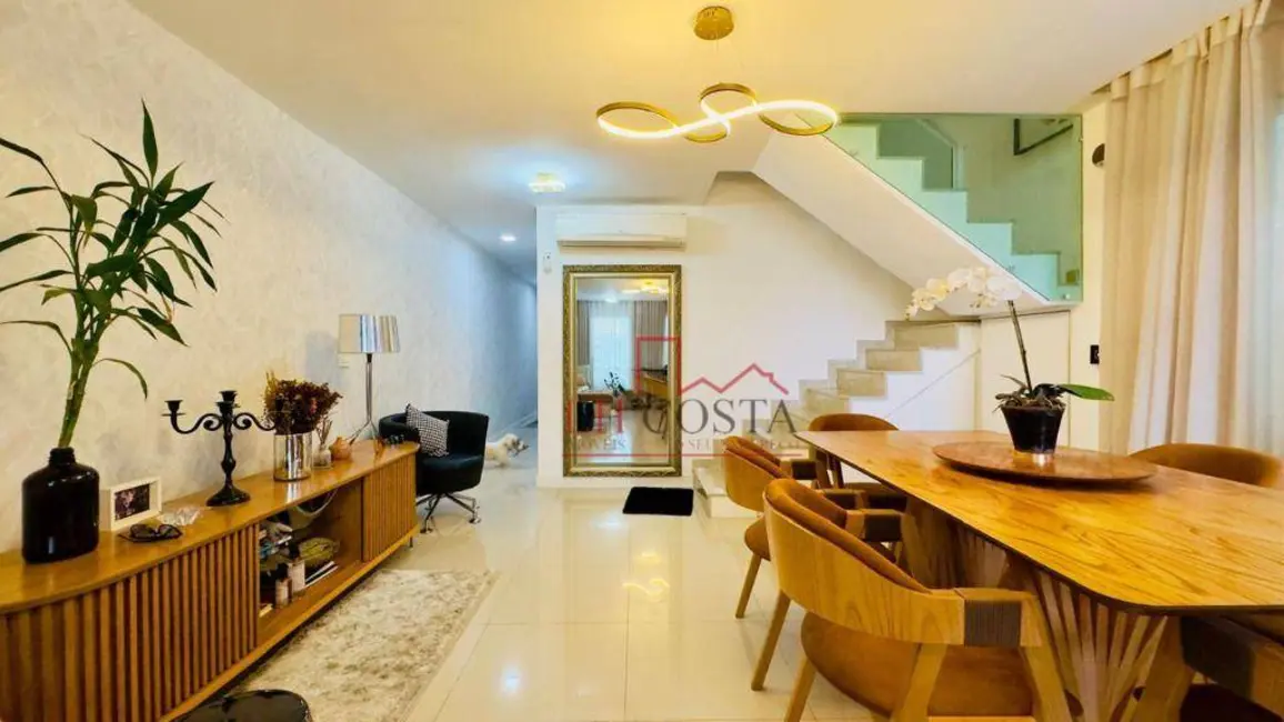 Casa com 4 quartos à venda, 180m2 em Itaipu, Niteroi - RJ - imagem 1 Foto 1 de Casa com 4 quartos à venda, 180m2 em Itaipu, Niteroi - RJ