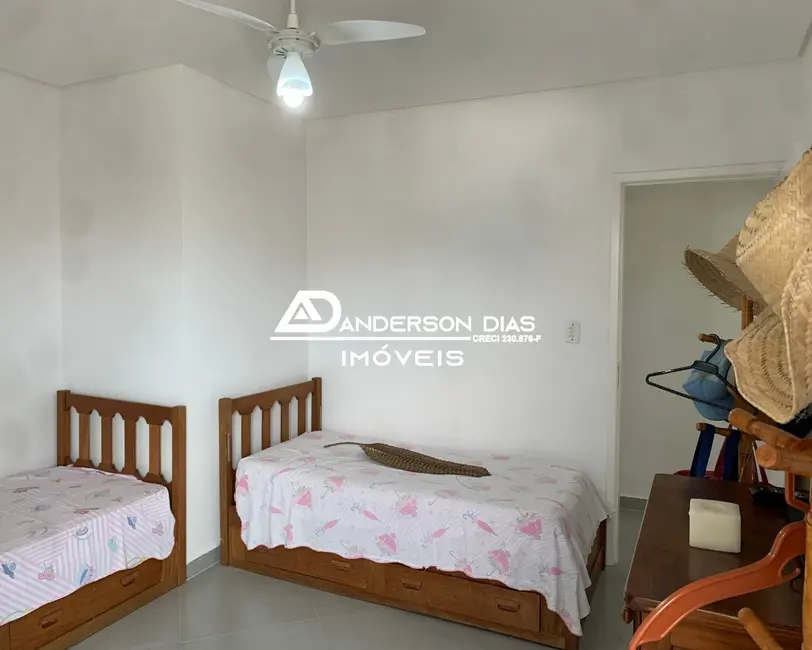 Foto 4 de Casa com 3 quartos à venda, 180m2 em Centro, Caraguatatuba - SP