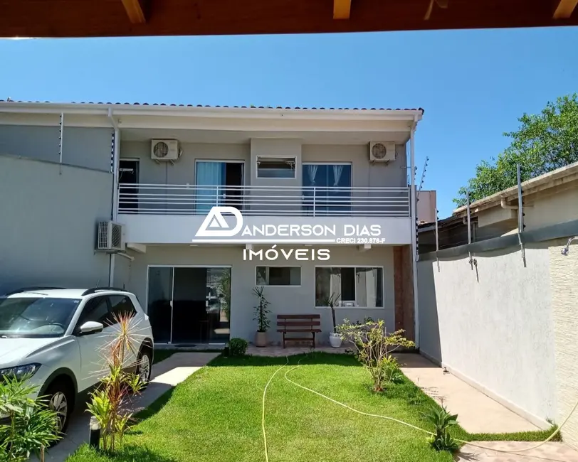 Foto 1 de Casa com 3 quartos à venda, 180m2 em Centro, Caraguatatuba - SP