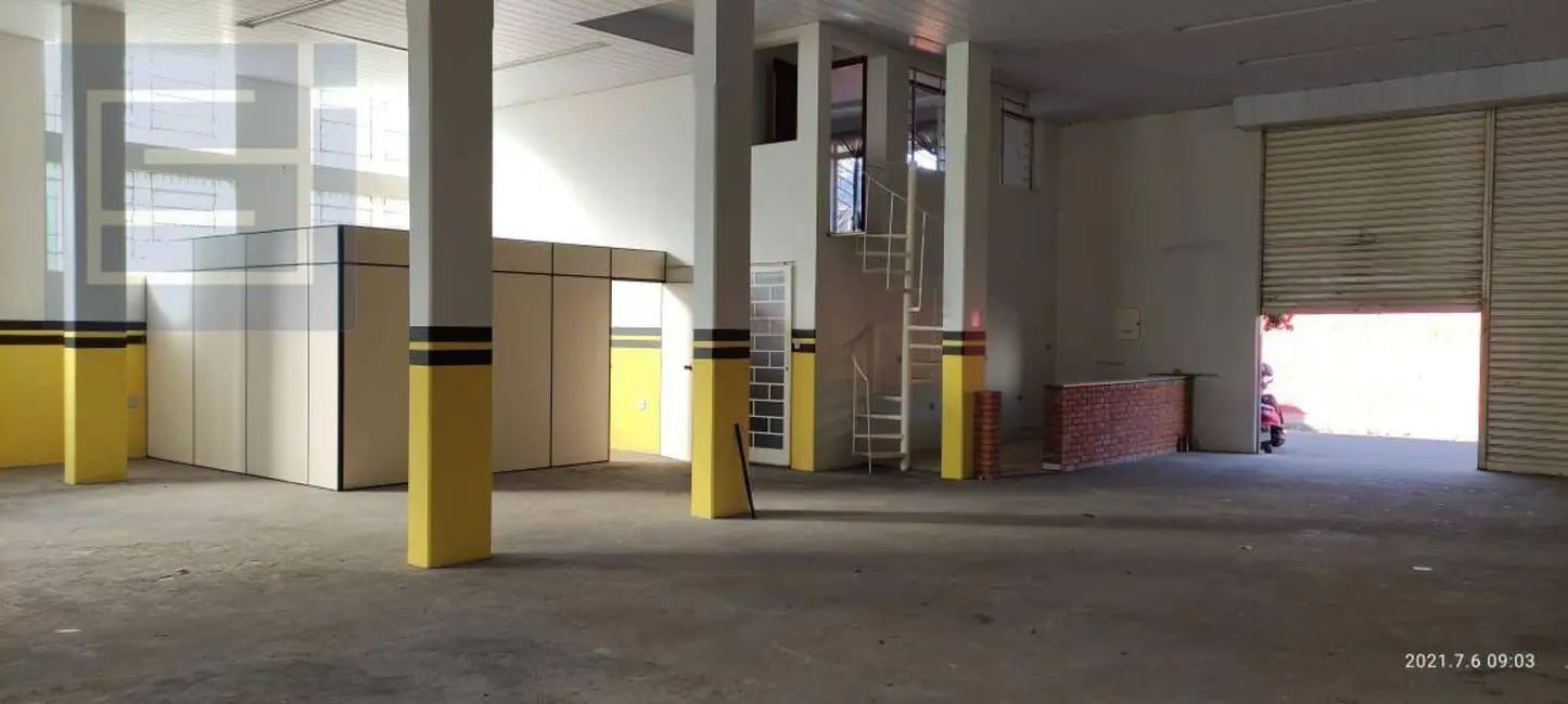 Foto 4 de Sala Comercial para alugar, 300m2 em Centro, Socorro - SP