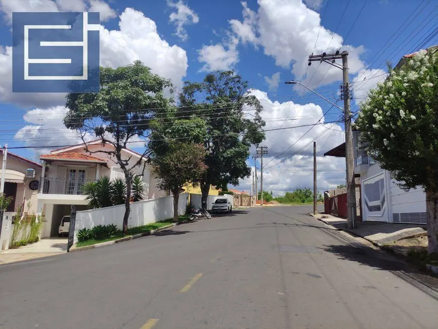 Casa com 3 quartos para alugar, 184m2 em Socorro - SP - imagem 3 Foto 3 de Casa com 3 quartos para alugar, 184m2 em Socorro - SP