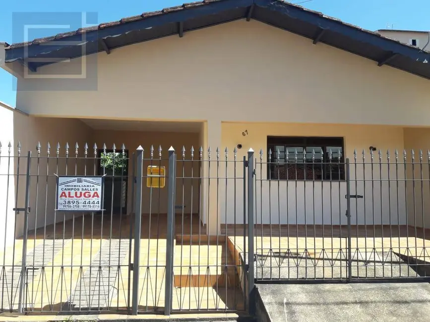 Foto 1 de Casa com 3 quartos para alugar em Socorro - SP
