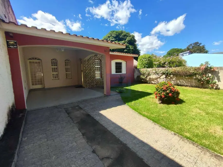 Casa com 3 quartos para alugar em Centro, Socorro - SP - imagem 1 Foto 1 de Casa com 3 quartos para alugar em Centro, Socorro - SP