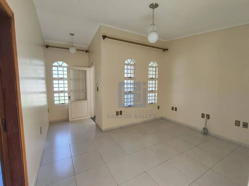 Casa com 3 quartos para alugar em Centro, Socorro - SP - imagem 6 Foto 6 de Casa com 3 quartos para alugar em Centro, Socorro - SP