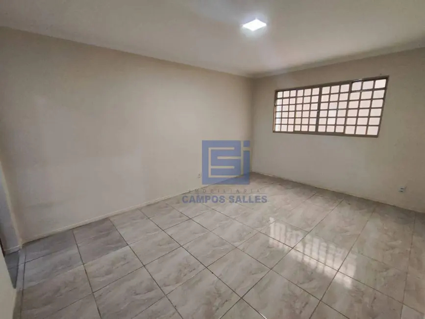 Foto 4 de Casa com 3 quartos para alugar em Centro, Socorro - SP