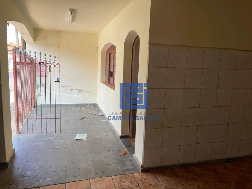 Foto 2 de Casa com 2 quartos à venda, 152m2 em Centro, Socorro - SP