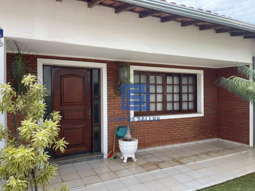 Foto 2 de Casa com 4 quartos à venda, 305m2 em Centro, Socorro - SP