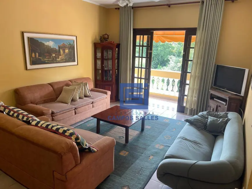 Foto 8 de Casa com 4 quartos à venda, 305m2 em Centro, Socorro - SP