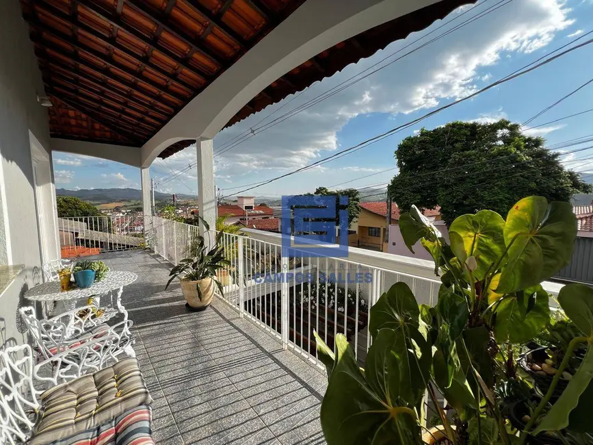 Foto 1 de Casa com 3 quartos à venda, 300m2 em Socorro - SP