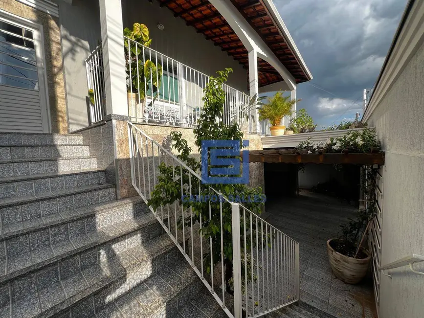 Foto 3 de Casa com 3 quartos à venda, 300m2 em Socorro - SP