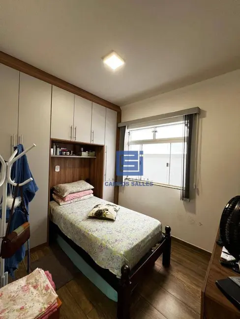 Foto 6 de Casa com 3 quartos à venda, 300m2 em Socorro - SP