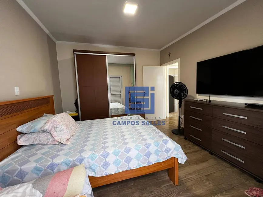 Foto 5 de Casa com 3 quartos à venda, 300m2 em Socorro - SP