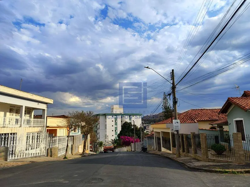 Casa com 3 quartos para alugar em Centro, Socorro - SP - imagem 2 Foto 2 de Casa com 3 quartos para alugar em Centro, Socorro - SP