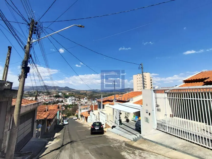 Casa com 2 quartos para alugar em Socorro - SP - imagem 3 Foto 3 de Casa com 2 quartos para alugar em Socorro - SP